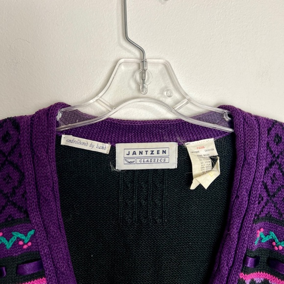 Unique Chunky Knit Vintage Floral Grandma Cardigan - Picture 3 of 4
